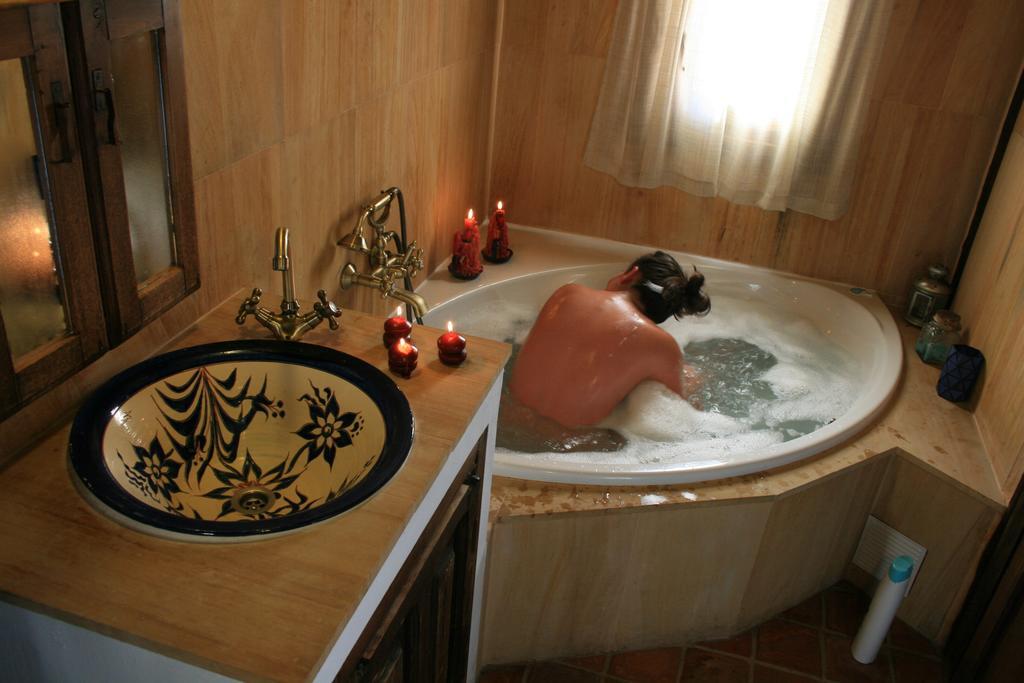 Queen Room with Spa Bath,1588269170:JPEG
